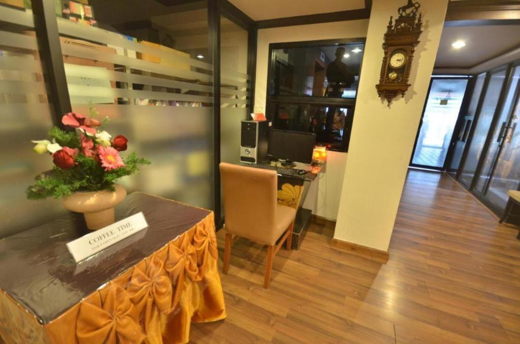 The Heritage Sathorn Suite Hotel Banguecoque Exterior foto